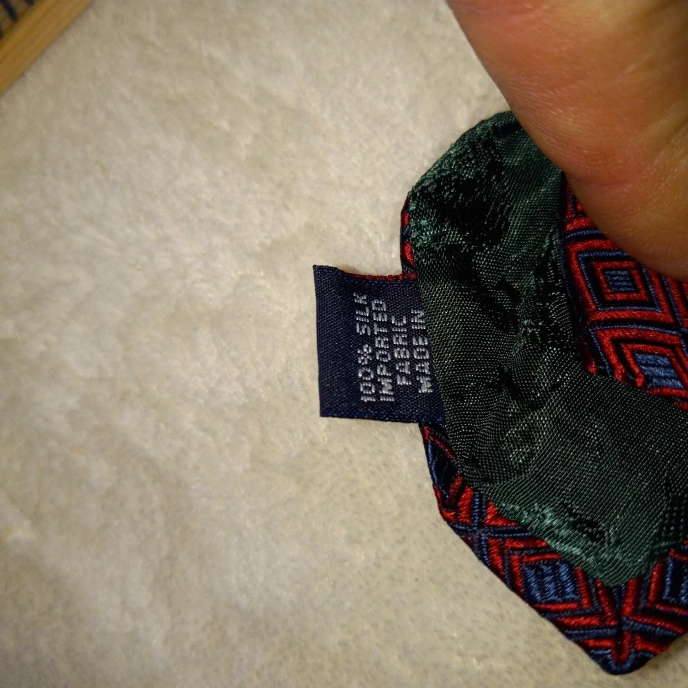 Tommy Hilfiger 100% Silk Tie Red Blue Geometric Men Necktie 58 x 3.3/8